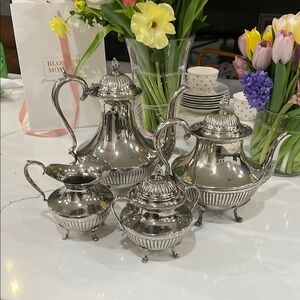 Chic Silver Tea Set